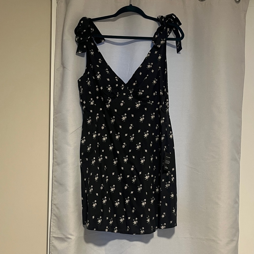Lulu's Black Floral Mini Dress